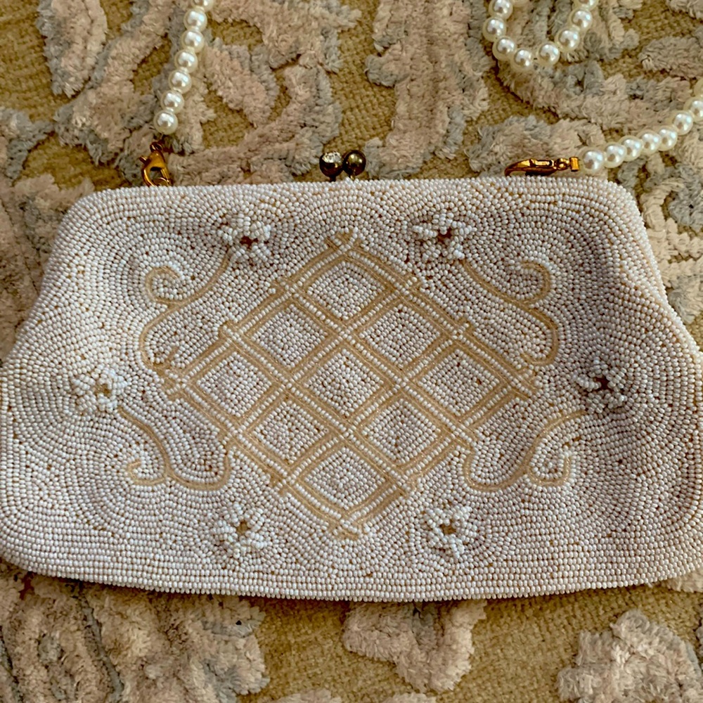 Beaded clutch